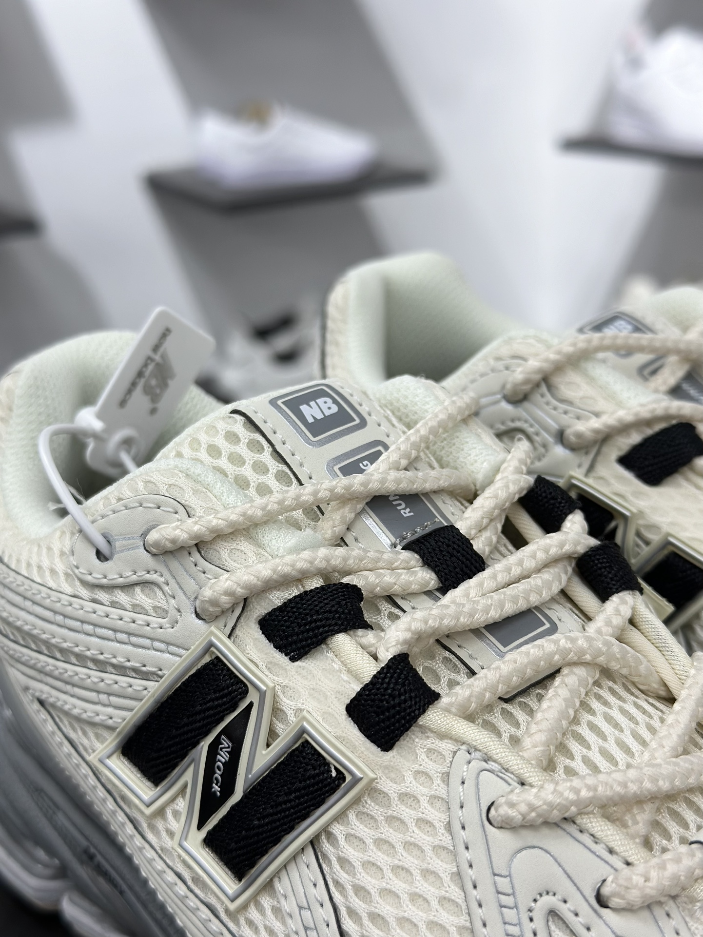 220 New Balance 1906系列复古老爹风休闲运动慢跑鞋 U1906ROC