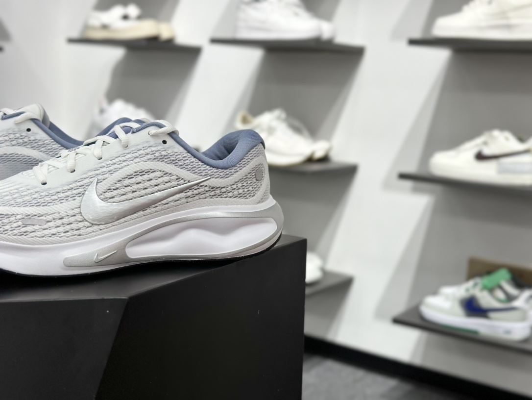 Nike Journey Run 2025跑步鞋 FN0228-104
