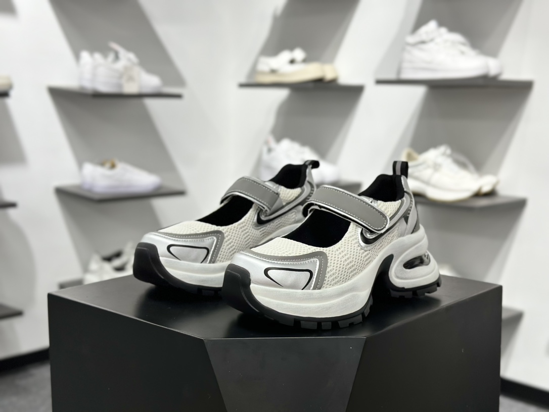 GG-CC赵露思同款老爹鞋24ss夏季新款凉鞋系列