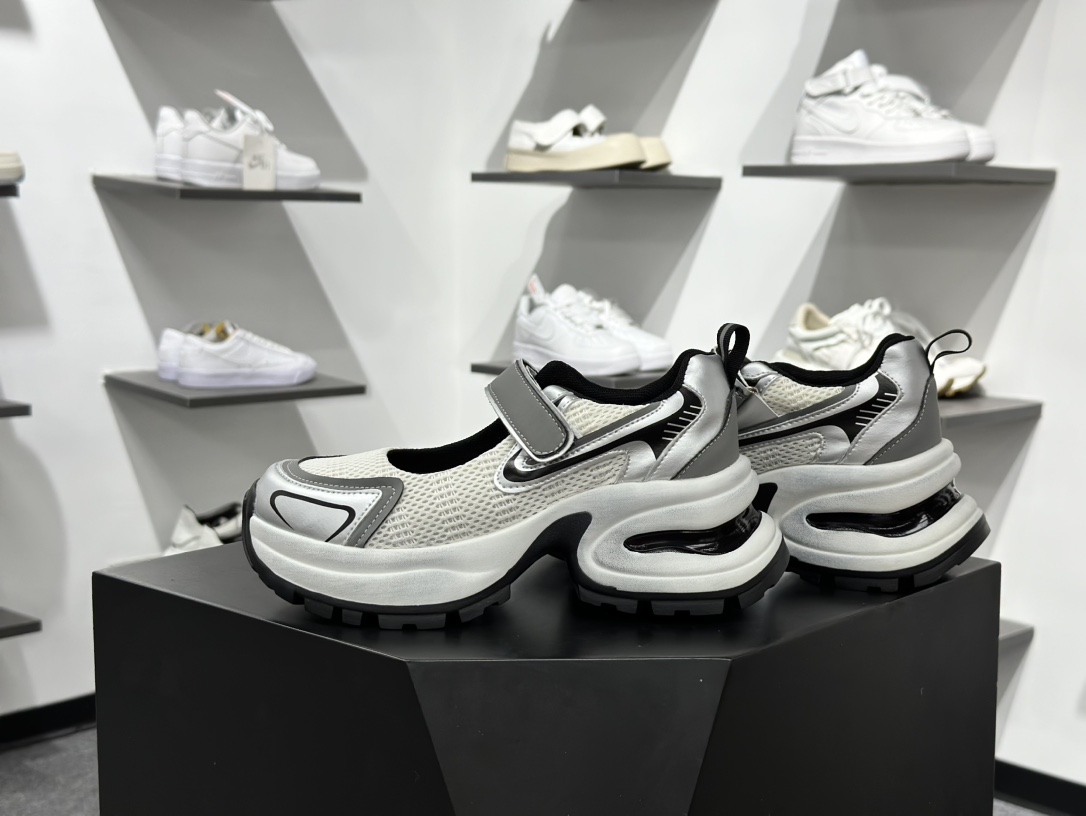 GG-CC赵露思同款老爹鞋24ss夏季新款凉鞋系列