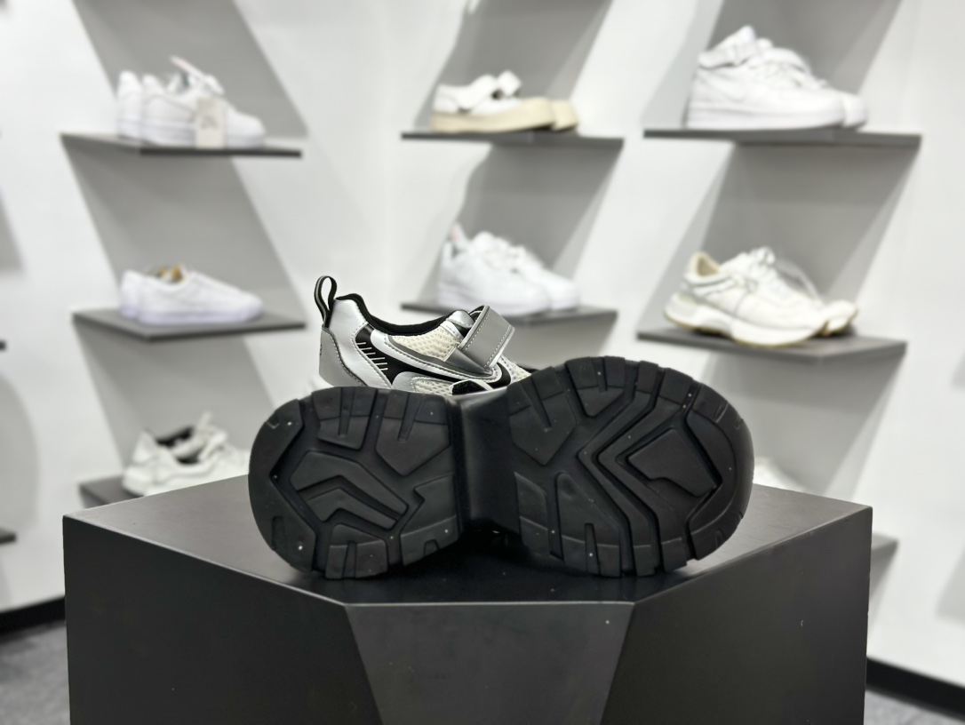 GG-CC赵露思同款老爹鞋24ss夏季新款凉鞋系列