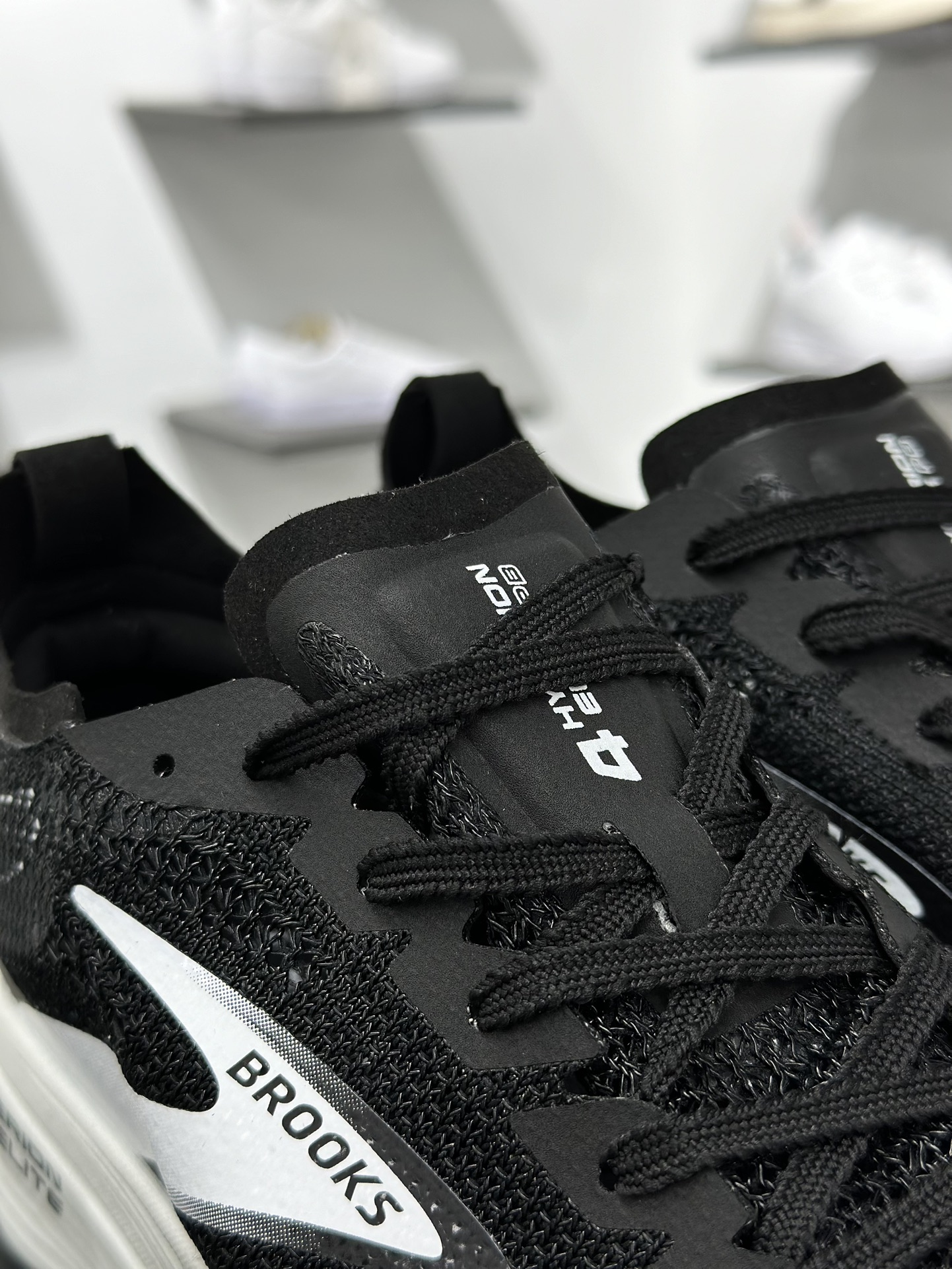 Brooks 布鲁克斯 Hyperion Elite 4 PB 超弹轻盈跑步鞋 100046 1D 646