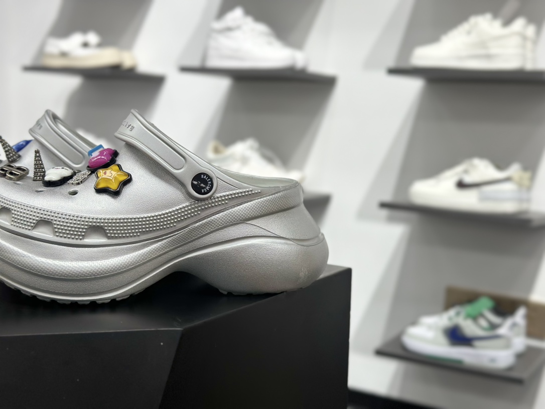 巴黎世家BALENCIAGA x Crocs HardCrocs Sandal 哈德系列穆勒风松糕厚底夏季沙滩涉水百搭潮流系带休闲拖鞋式凉鞋  687398 W1S8N 1081