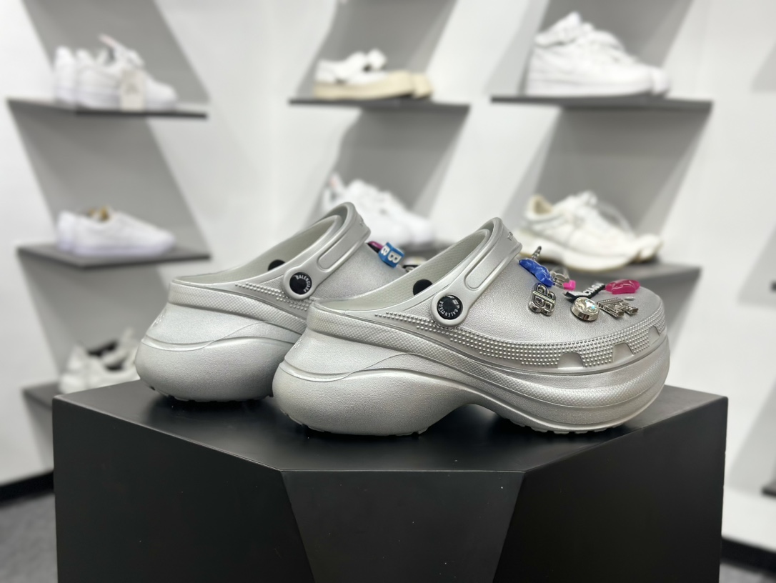 巴黎世家BALENCIAGA x Crocs HardCrocs Sandal 哈德系列穆勒风松糕厚底夏季沙滩涉水百搭潮流系带休闲拖鞋式凉鞋  687398 W1S8N 1081