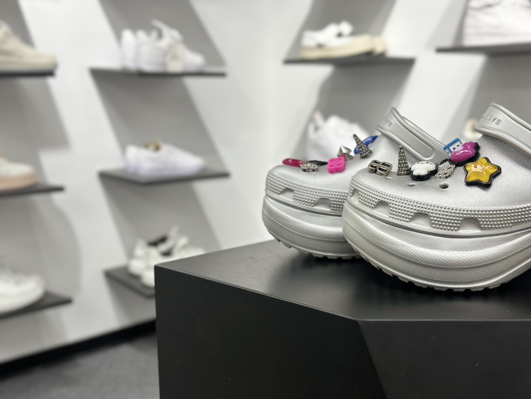 巴黎世家BALENCIAGA x Crocs HardCrocs Sandal 哈德系列穆勒风松糕厚底夏季沙滩涉水百搭潮流系带休闲拖鞋式凉鞋  687398 W1S8N 1081