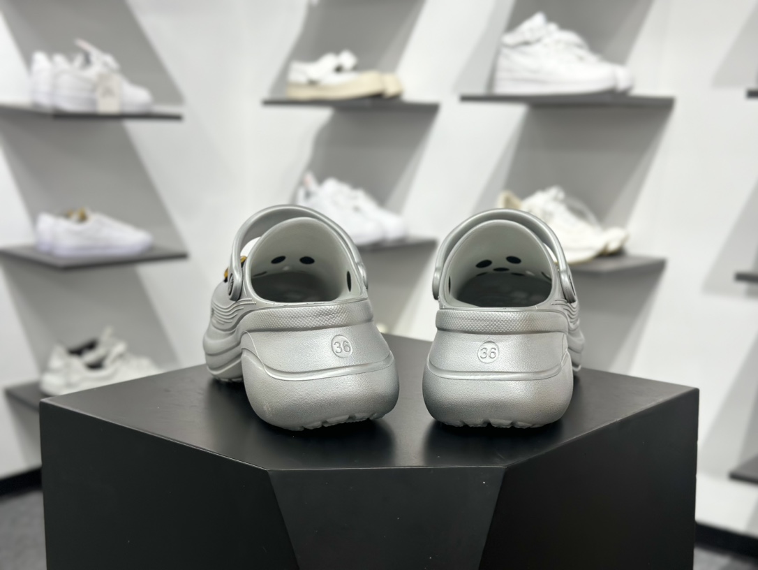 巴黎世家BALENCIAGA x Crocs HardCrocs Sandal 哈德系列穆勒风松糕厚底夏季沙滩涉水百搭潮流系带休闲拖鞋式凉鞋  687398 W1S8N 1081