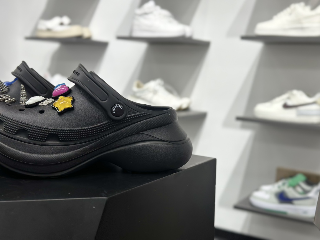 巴黎世家BALENCIAGA x Crocs HardCrocs Sandal 哈德系列穆勒风松糕厚底夏季沙滩涉水百搭潮流系带休闲拖鞋式凉鞋  687398 W1S8N 1081