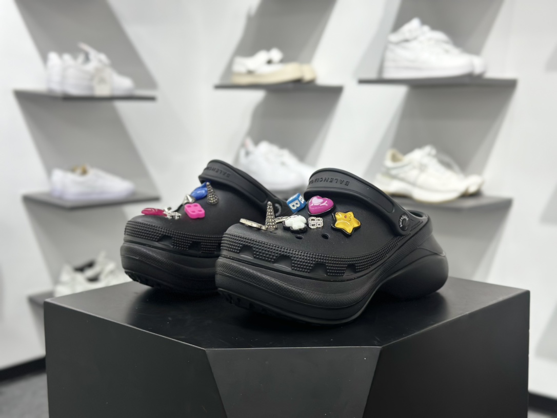 巴黎世家BALENCIAGA x Crocs HardCrocs Sandal 哈德系列穆勒风松糕厚底夏季沙滩涉水百搭潮流系带休闲拖鞋式凉鞋  687398 W1S8N 1081