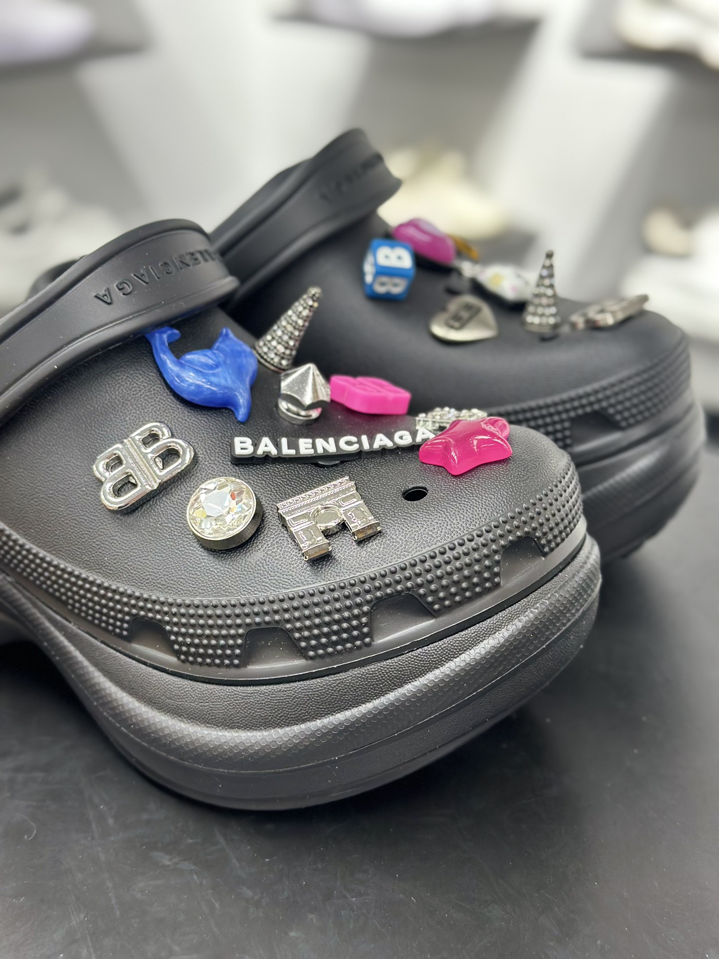 巴黎世家BALENCIAGA x Crocs HardCrocs Sandal 哈德系列穆勒风松糕厚底夏季沙滩涉水百搭潮流系带休闲拖鞋式凉鞋  687398 W1S8N 1081