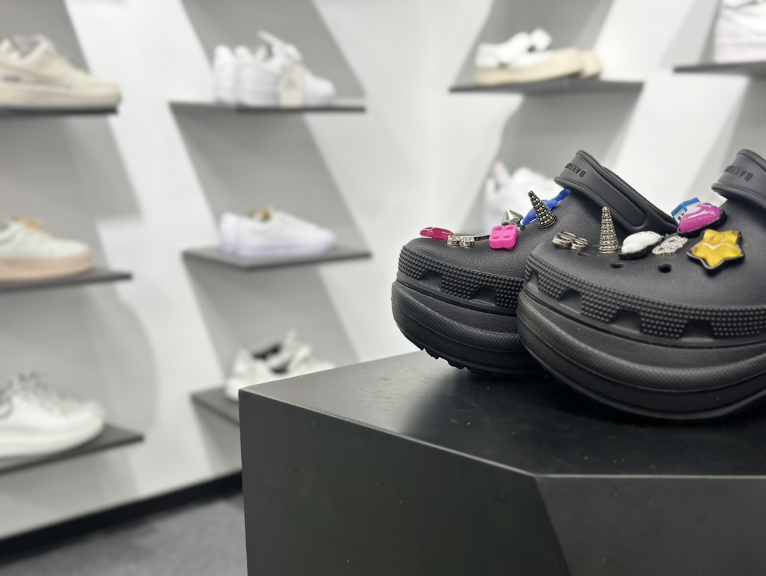 巴黎世家BALENCIAGA x Crocs HardCrocs Sandal 哈德系列穆勒风松糕厚底夏季沙滩涉水百搭潮流系带休闲拖鞋式凉鞋  687398 W1S8N 1081