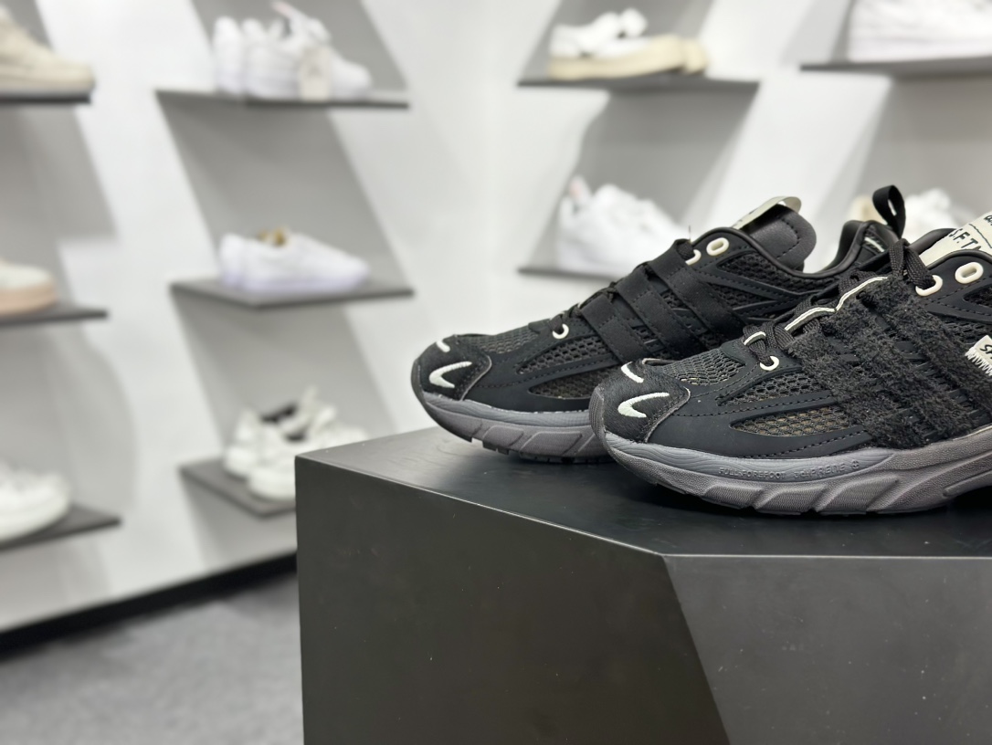 240 SFTM x AD Originals Adistar Cushion 复古前卫科技休闲运动老爹鞋 JP8416-Chinese UA Cheap High Quatity Brand Clothes Bags handbags Sneakers wholesale wholesaler seller from China Factory suppliers Fashion Clothing Shoes best Quality Beautiful Price 240 SFTM x AD Originals Adistar Cushion 复古前卫科技休闲运动老爹鞋 JP8416