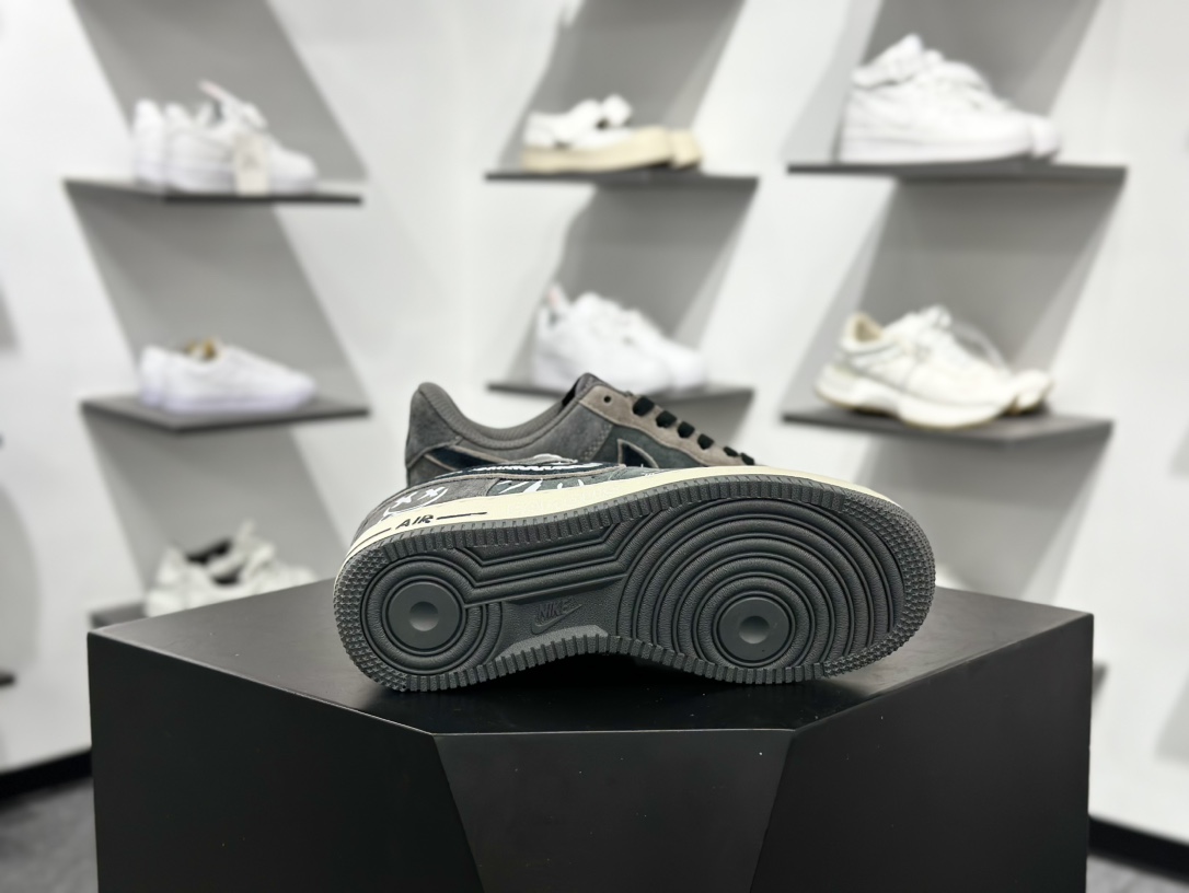 Nike Air Force 1 Low 灰脸王子  YD2452-808