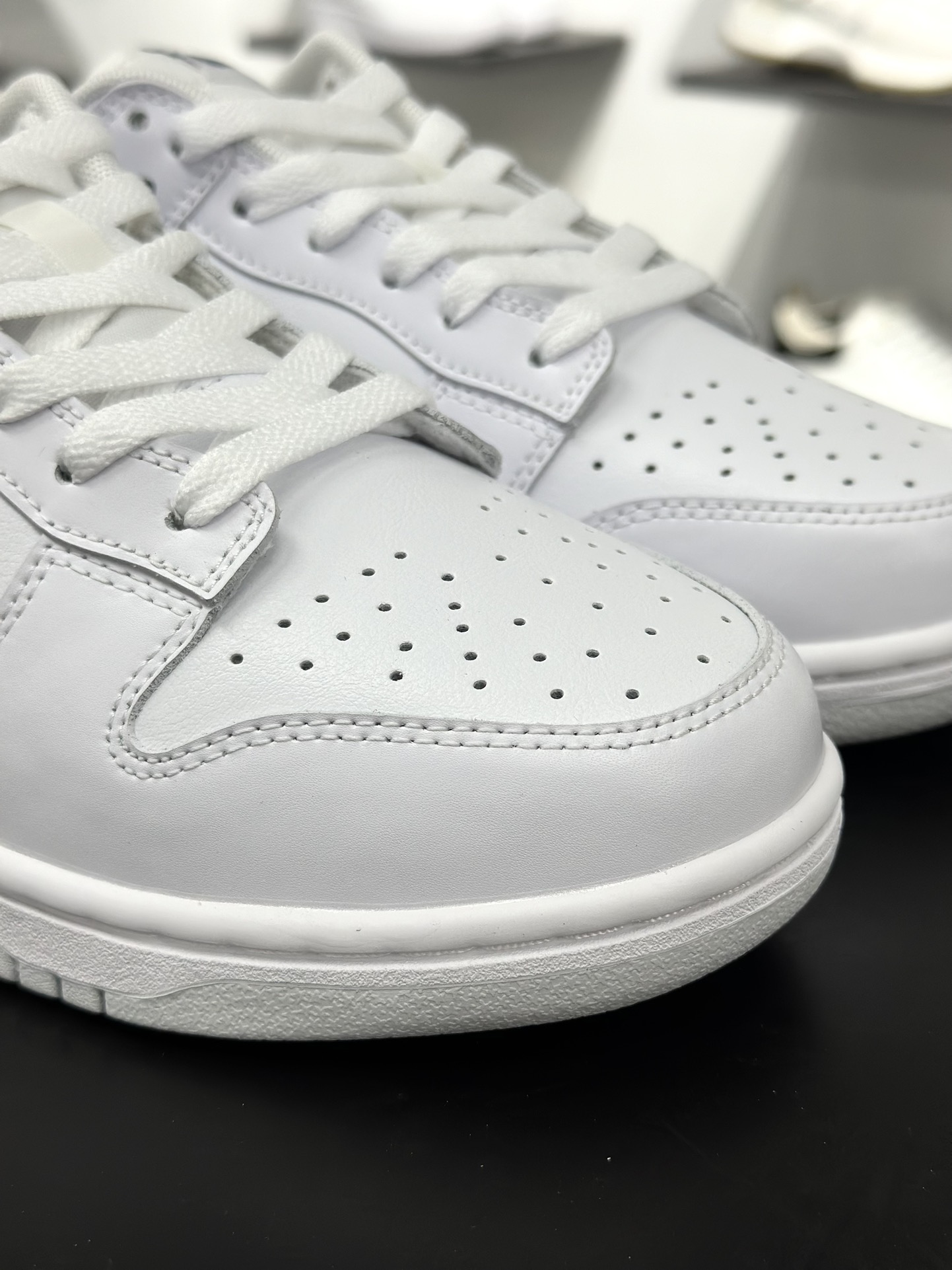 NIKE SB Dunk Low 白灰  IH0632-141