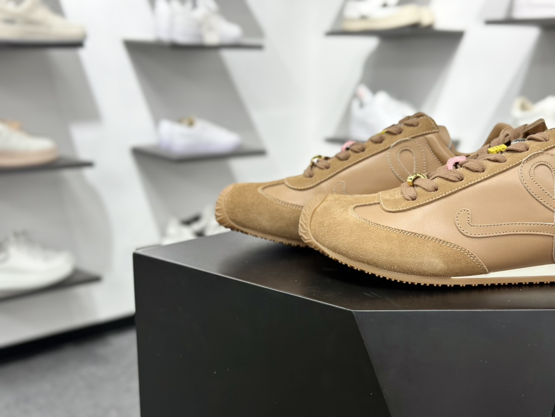 罗意威Loewe Ballet Runner 2.0 Sneakers 芭蕾舞2.0系列阿甘复古风德训薄底百搭休闲运动鞋 罗意威Loewe Ballet Runner 2.0 Sneakers 芭蕾舞2.0系列阿甘复古风德训薄底百搭休闲运动鞋