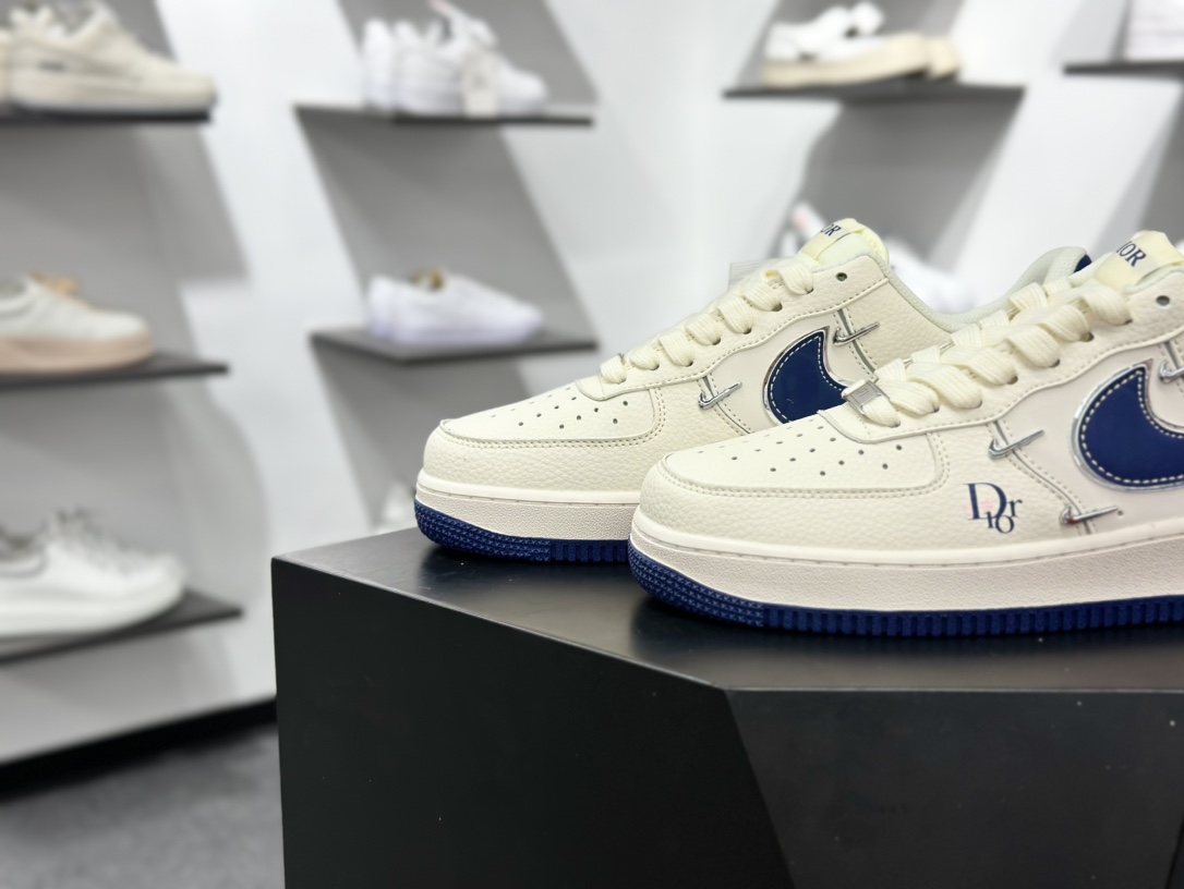 Nike Air Force 1 Low 07 x DIOR 白蓝四小勾 XS2869-001 Nike Air Force 1 Low 07 x DIOR 白蓝四小勾 XS2869-001