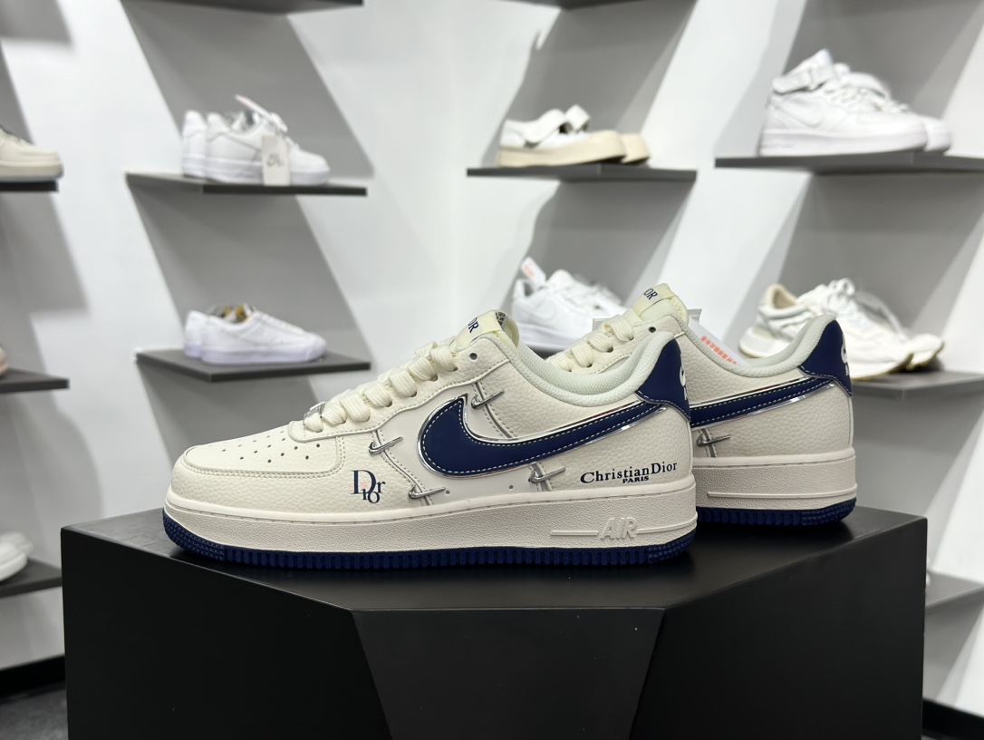 Nike Air Force 1 Low 07 x DIOR 白蓝四小勾 XS2869-001 Nike Air Force 1 Low 07 x DIOR 白蓝四小勾 XS2869-001