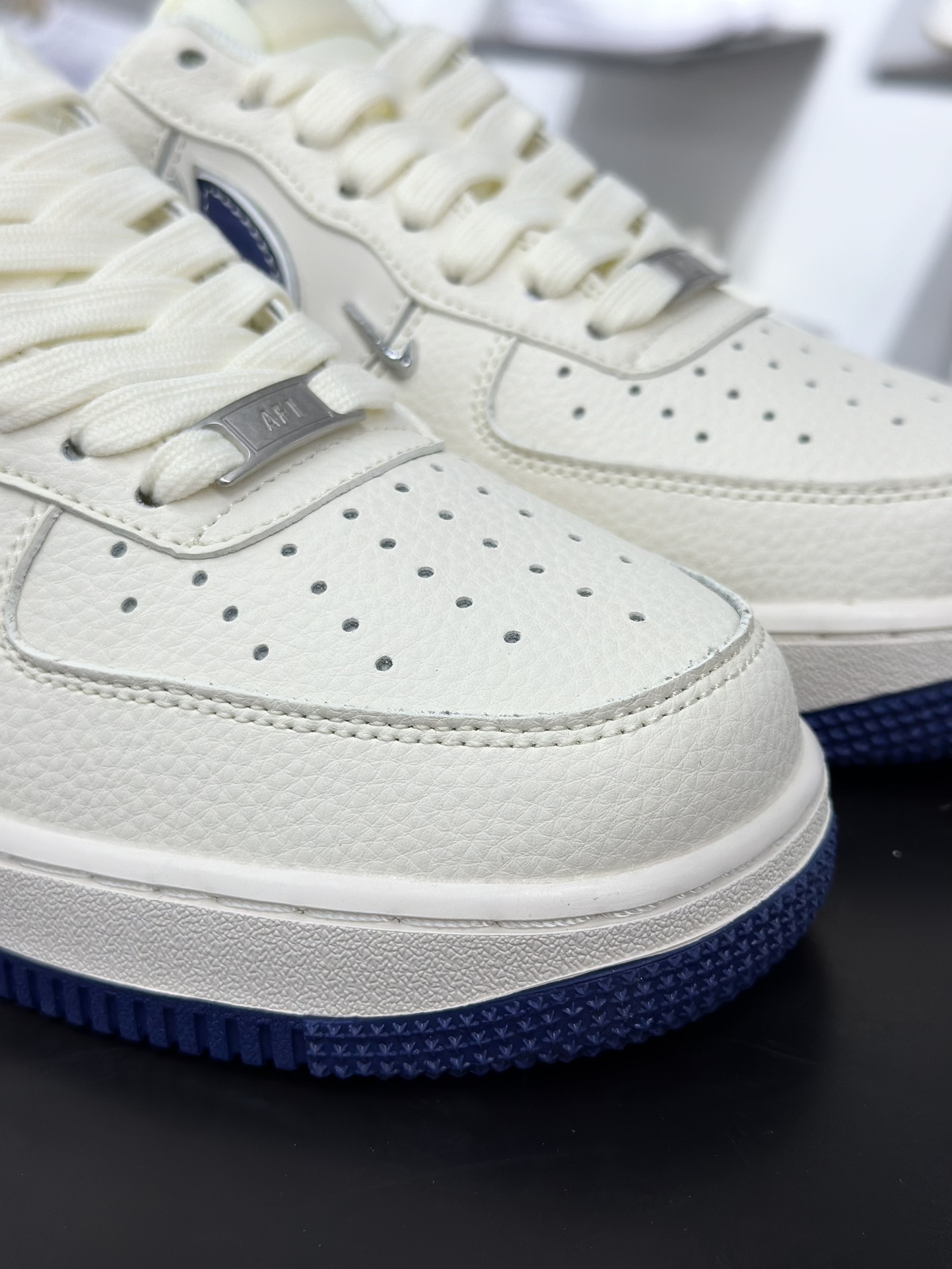 Nike Air Force 1 Low 07 x DIOR 白蓝四小勾 XS2869-001 Nike Air Force 1 Low 07 x DIOR 白蓝四小勾 XS2869-001