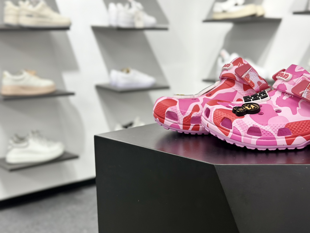 BATHING APE x Crocs Classic clog 卡骆驰Bape联名迷彩印花舒适百搭洞洞鞋