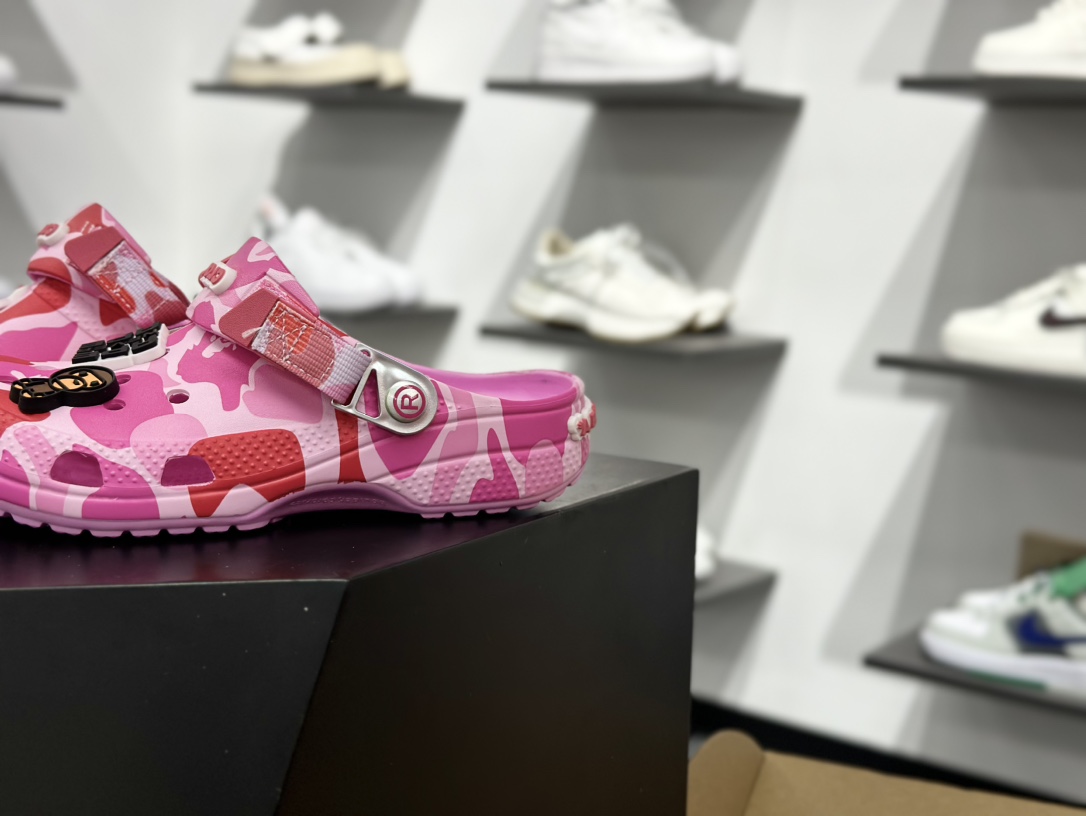 BATHING APE x Crocs Classic clog 卡骆驰Bape联名迷彩印花舒适百搭洞洞鞋