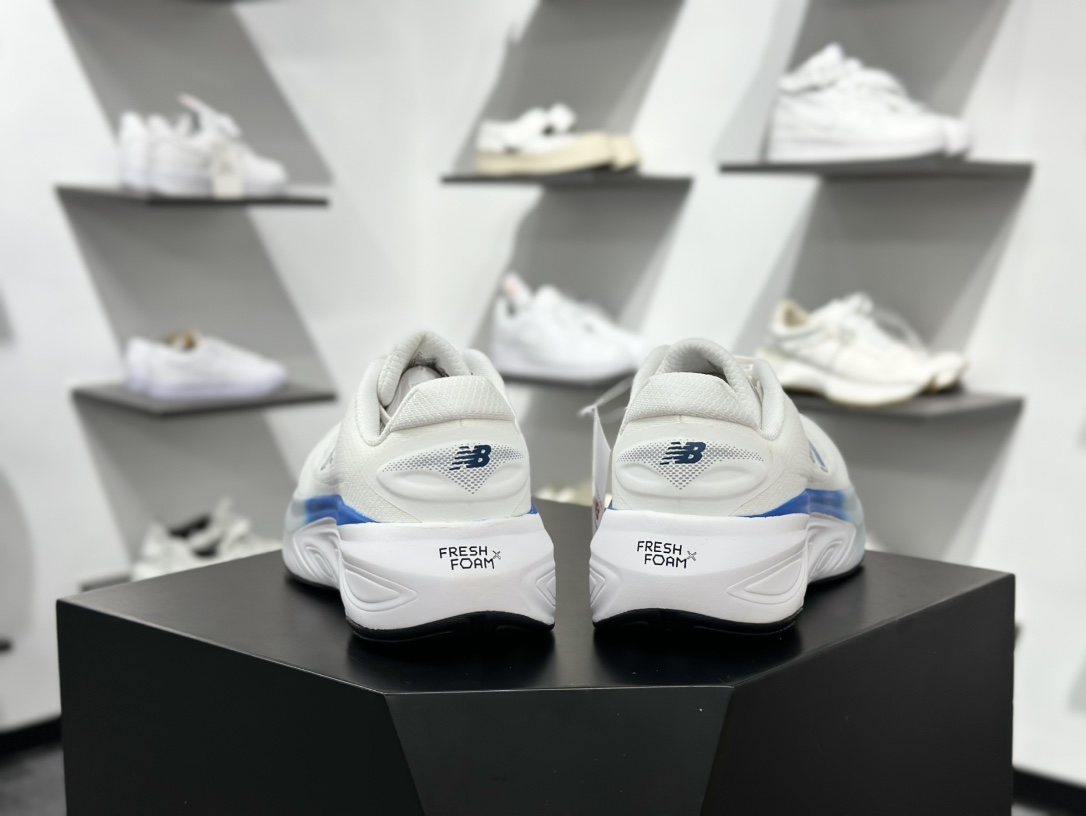 New Balance NB Fresh Foam 舒适耐磨低帮跑步鞋 MMORXB6