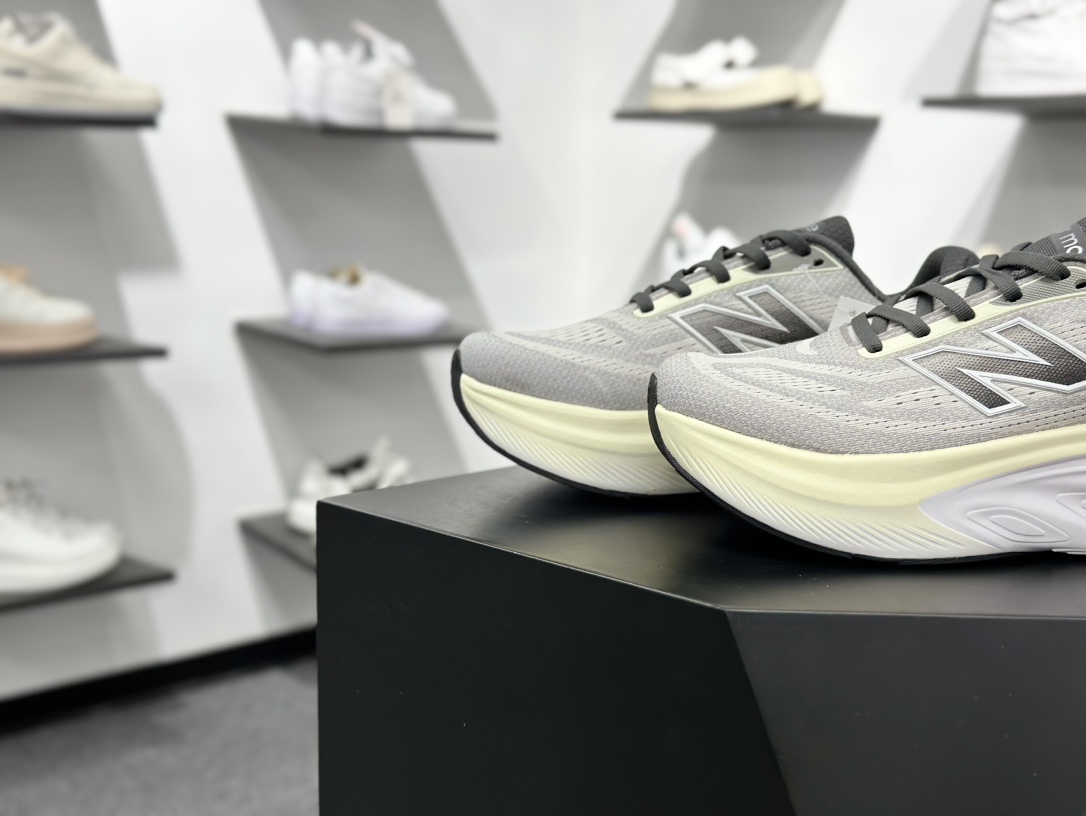 New Balance NB Fresh Foam 舒适耐磨低帮跑步鞋 MMORXE6