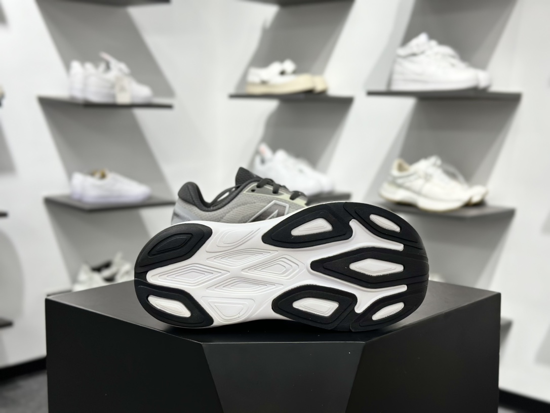 New Balance NB Fresh Foam 舒适耐磨低帮跑步鞋 MMORXE6