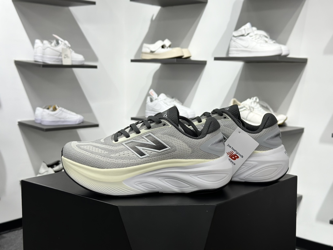 New Balance NB Fresh Foam 舒适耐磨低帮跑步鞋 MMORXE6