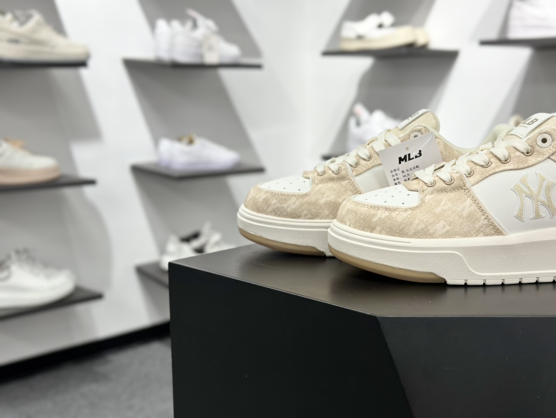 NY美国榄球洋基队 x MLB Chunky Runner Basic 厚底老爹厚底休闲运动慢跑鞋 3ASXV015N NY美国榄球洋基队 x MLB Chunky Runner Basic 厚底老爹厚底休闲运动慢跑鞋 3ASXV015N