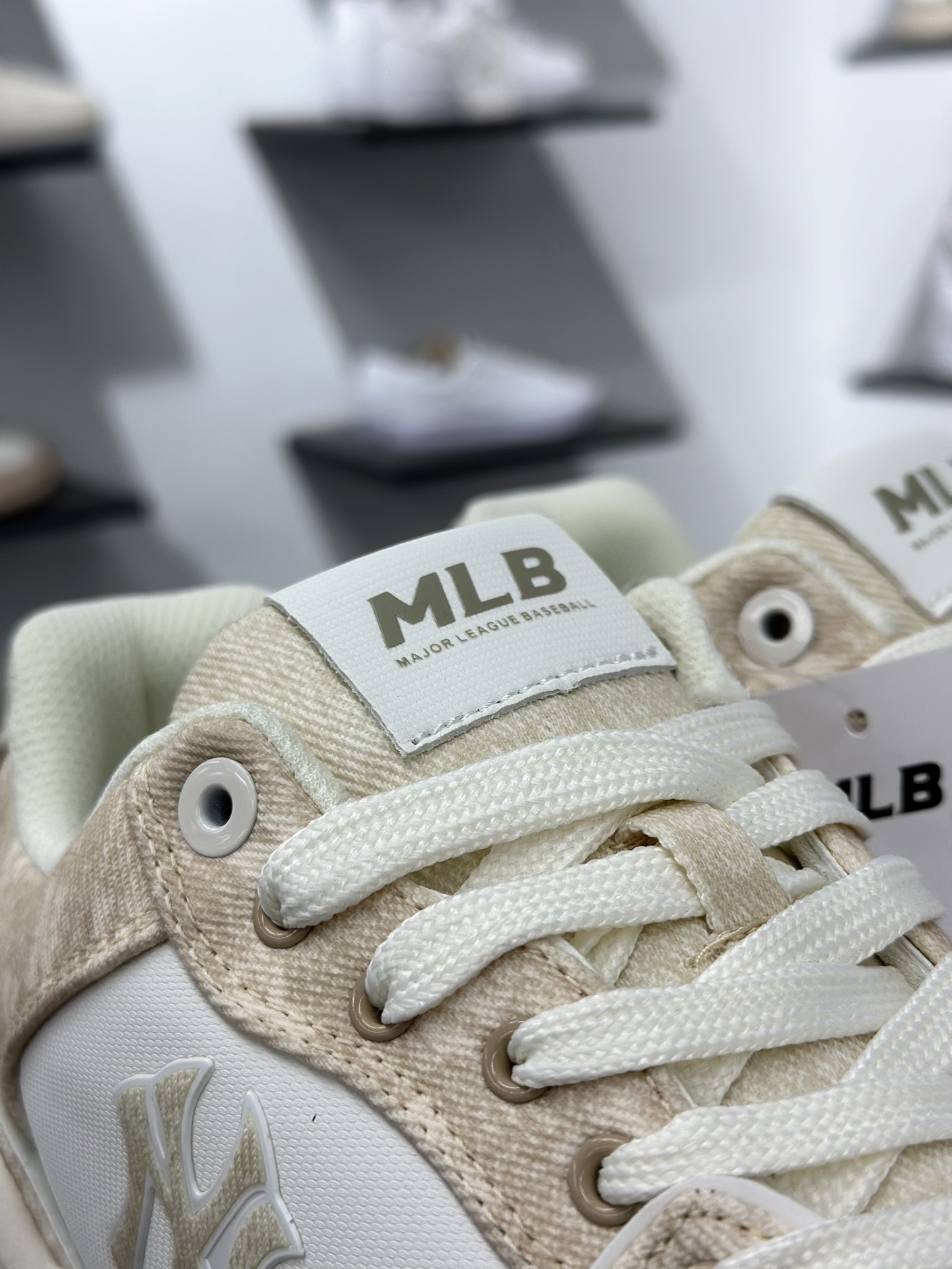 NY美国榄球洋基队 x MLB Chunky Runner Basic 厚底老爹厚底休闲运动慢跑鞋 3ASXV015N NY美国榄球洋基队 x MLB Chunky Runner Basic 厚底老爹厚底休闲运动慢跑鞋 3ASXV015N
