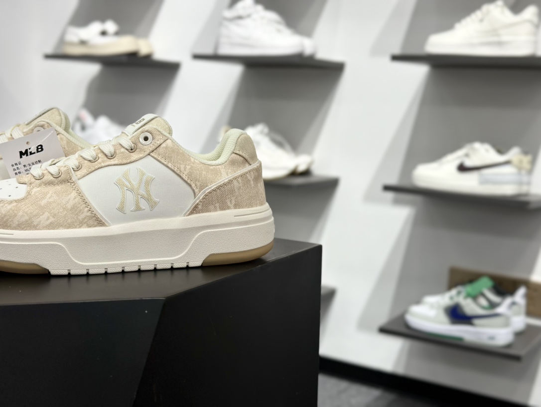 NY美国榄球洋基队 x MLB Chunky Runner Basic 厚底老爹厚底休闲运动慢跑鞋 3ASXV015N NY美国榄球洋基队 x MLB Chunky Runner Basic 厚底老爹厚底休闲运动慢跑鞋 3ASXV015N