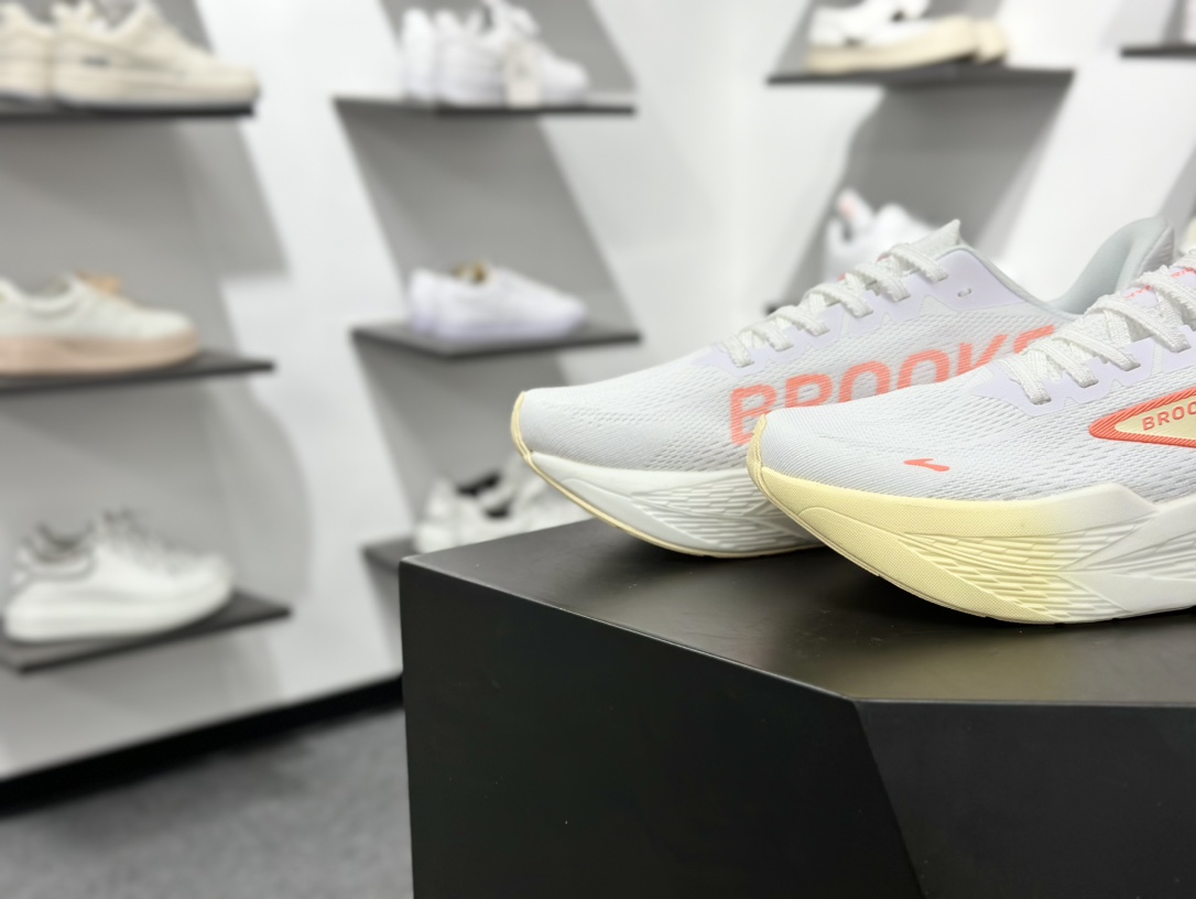 Brooks Hyperion Max 2 布鲁克斯 烈风2系列低帮透气缓震支撑休闲运动慢跑鞋 120423 1B 173 Brooks Hyperion Max 2 布鲁克斯 烈风2系列低帮透气缓震支撑休闲运动慢跑鞋 120423 1B 173