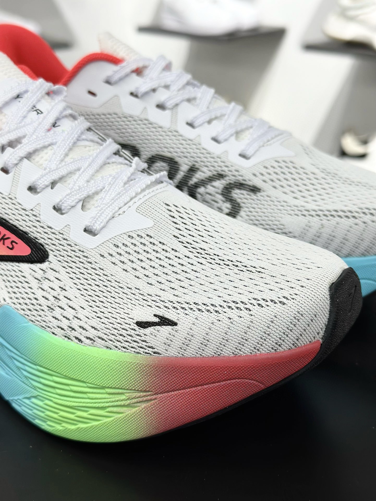 Brooks Hyperion Max 2 布鲁克斯 烈风2系列低帮透气缓震支撑休闲运动慢跑鞋 110434 1D 409 Brooks Hyperion Max 2 布鲁克斯 烈风2系列低帮透气缓震支撑休闲运动慢跑鞋 110434 1D 409