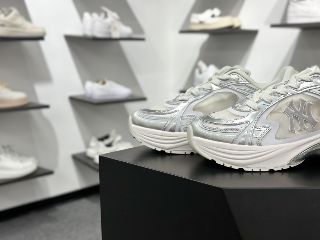 New York Yankees x MLB Mono Chunky Curve Mesh 莫诺大球网面系列低帮慢跑鞋“蝉翼银白NY”3ARNM015N-50WHS