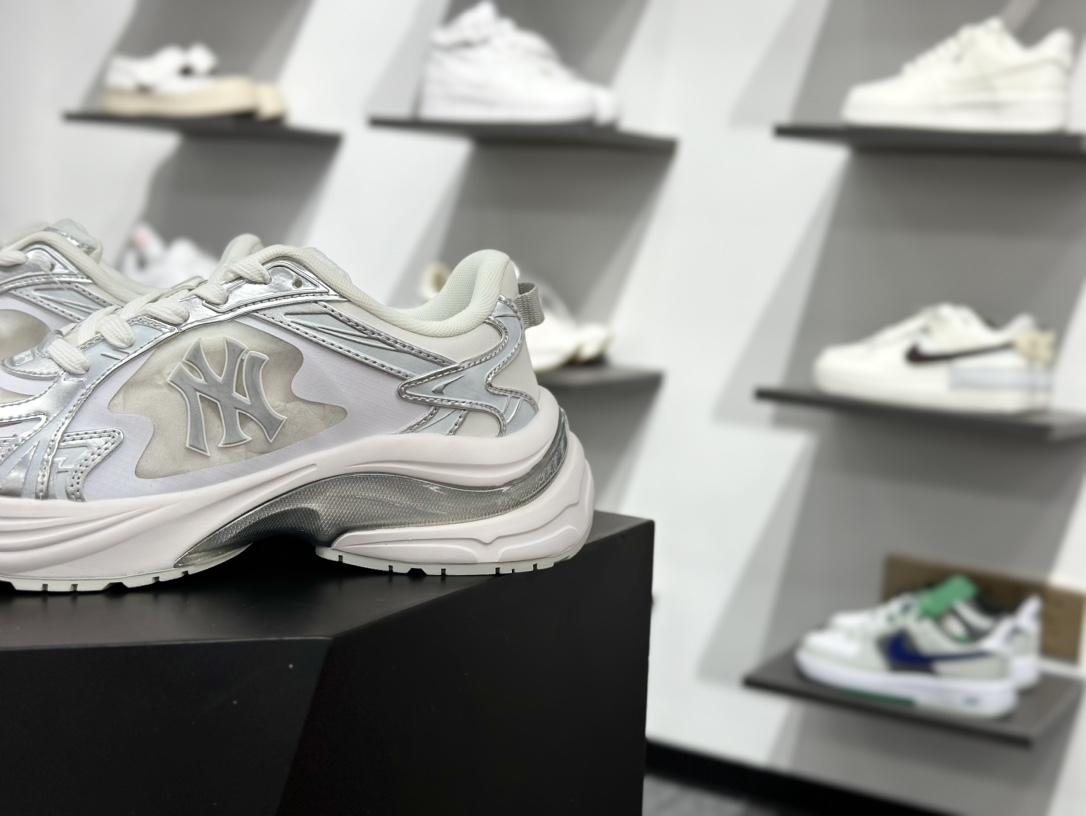 New York Yankees x MLB Mono Chunky Curve Mesh 莫诺大球网面系列低帮慢跑鞋“蝉翼银白NY”3ARNM015N-50WHS