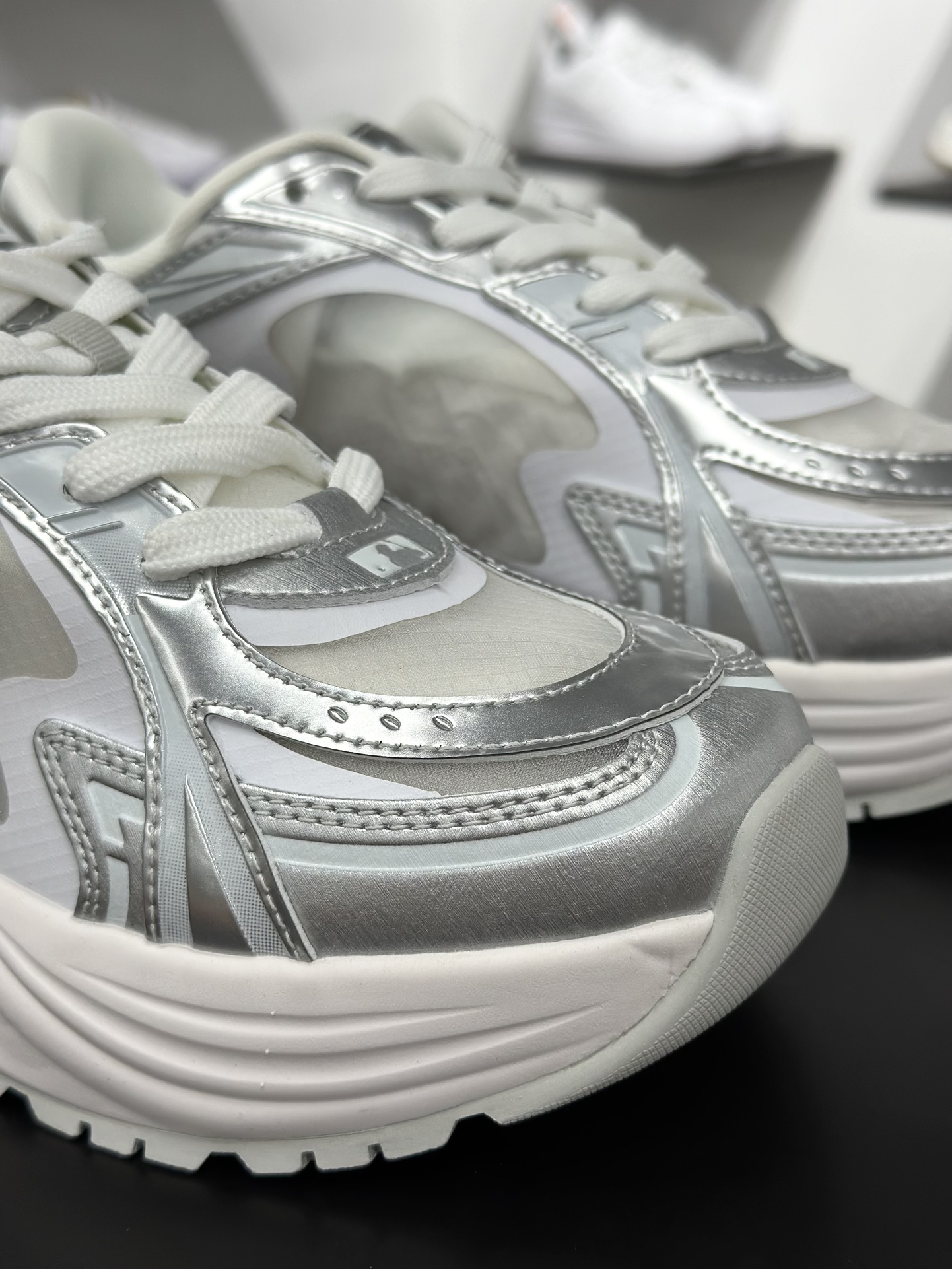 New York Yankees x MLB Mono Chunky Curve Mesh 莫诺大球网面系列低帮慢跑鞋“蝉翼银白NY”3ARNM015N-50WHS