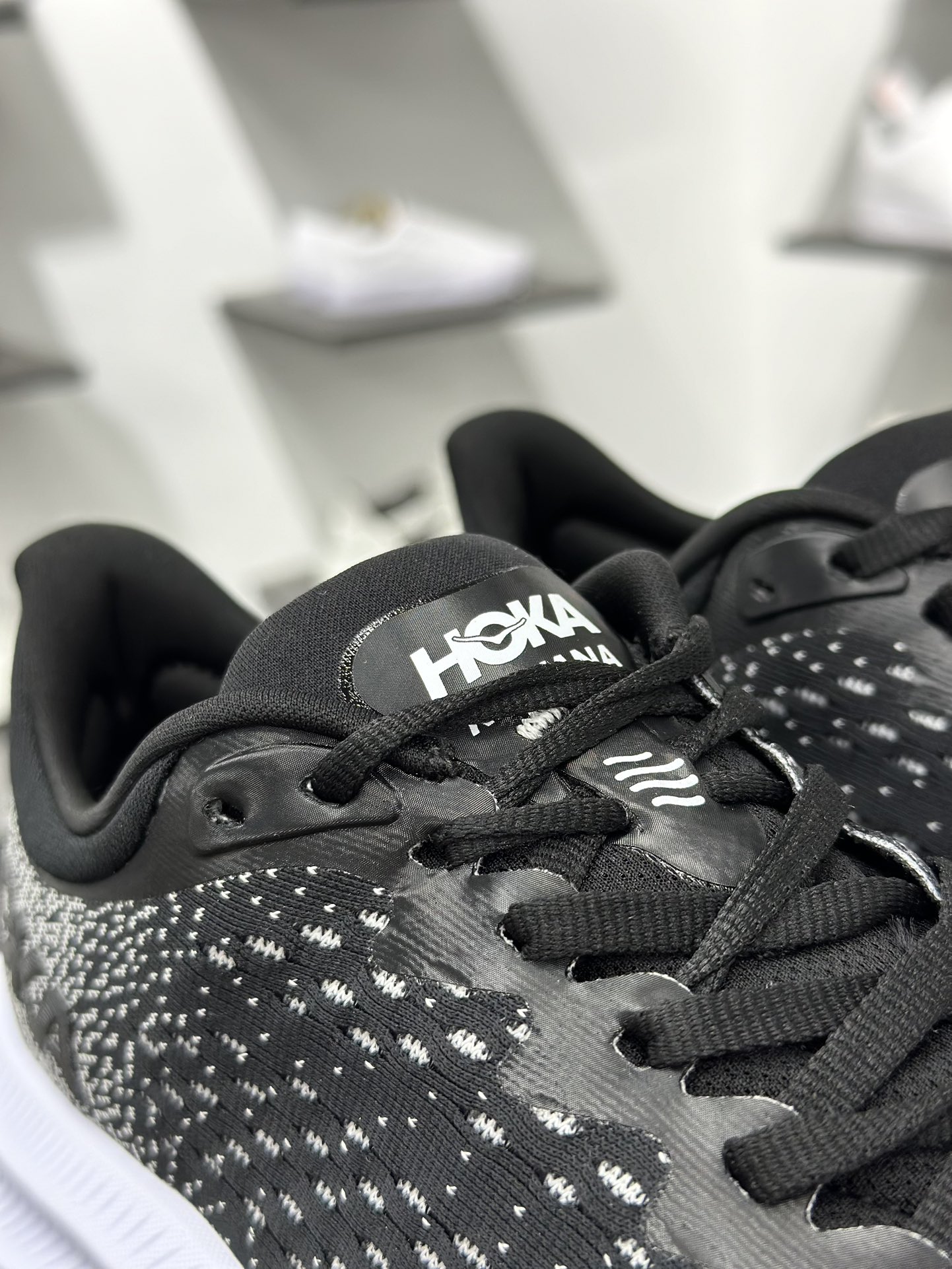 Z HOKA ONE ONE M KAWANA 舒适防滑耐磨低帮休闲跑步鞋 相比常规跑鞋 1123163 Z HOKA ONE ONE M KAWANA 舒适防滑耐磨低帮休闲跑步鞋 相比常规跑鞋 1123163