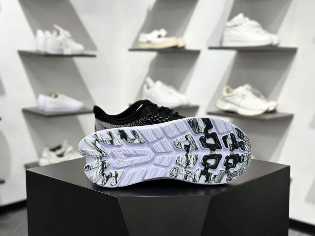 Z HOKA ONE ONE M KAWANA 舒适防滑耐磨低帮休闲跑步鞋 相比常规跑鞋 1123163 Z HOKA ONE ONE M KAWANA 舒适防滑耐磨低帮休闲跑步鞋 相比常规跑鞋 1123163