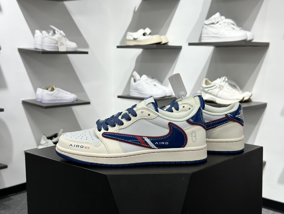 Air Jordan 1 Low OG ”高端定制” 问界M9米蓝红倒钩 FC1688-240 Air Jordan 1 Low OG ”高端定制” 问界M9米蓝红倒钩 FC1688-240