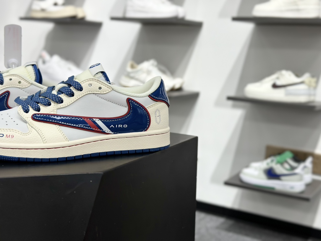 Air Jordan 1 Low OG ”高端定制” 问界M9米蓝红倒钩 FC1688-240 Air Jordan 1 Low OG ”高端定制” 问界M9米蓝红倒钩 FC1688-240