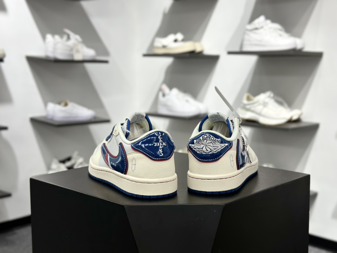 Air Jordan 1 Low OG ”高端定制” 问界M9米蓝红倒钩 FC1688-240 Air Jordan 1 Low OG ”高端定制” 问界M9米蓝红倒钩 FC1688-240