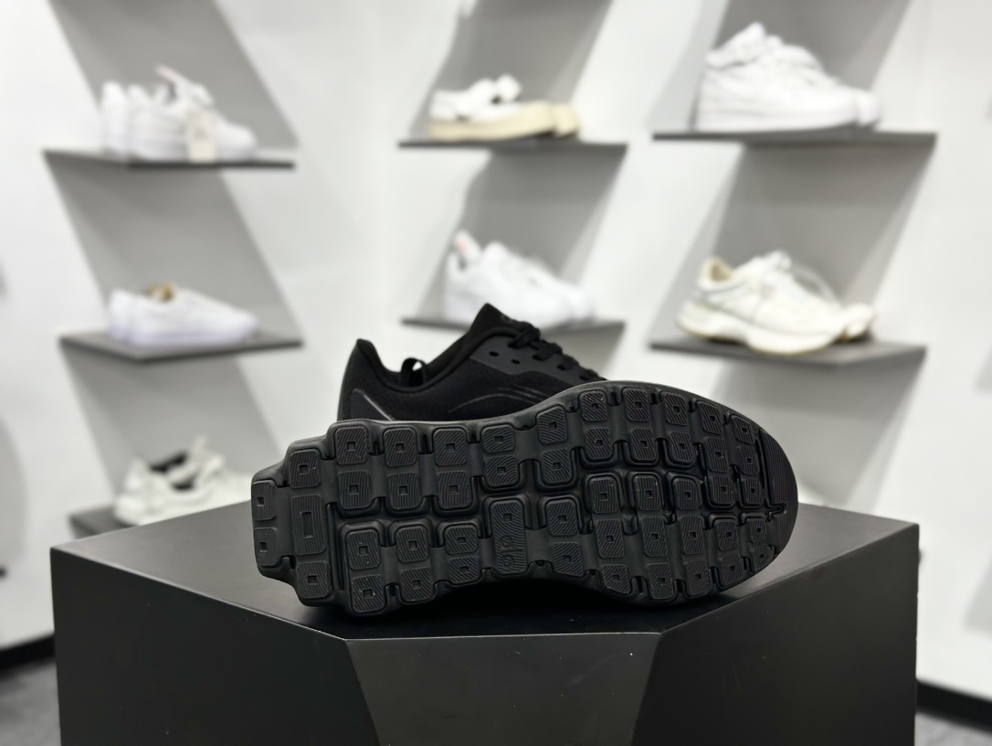 alo yoga Alo Runner 舒适百搭防滑透气 低帮跑步鞋 A0590UCC