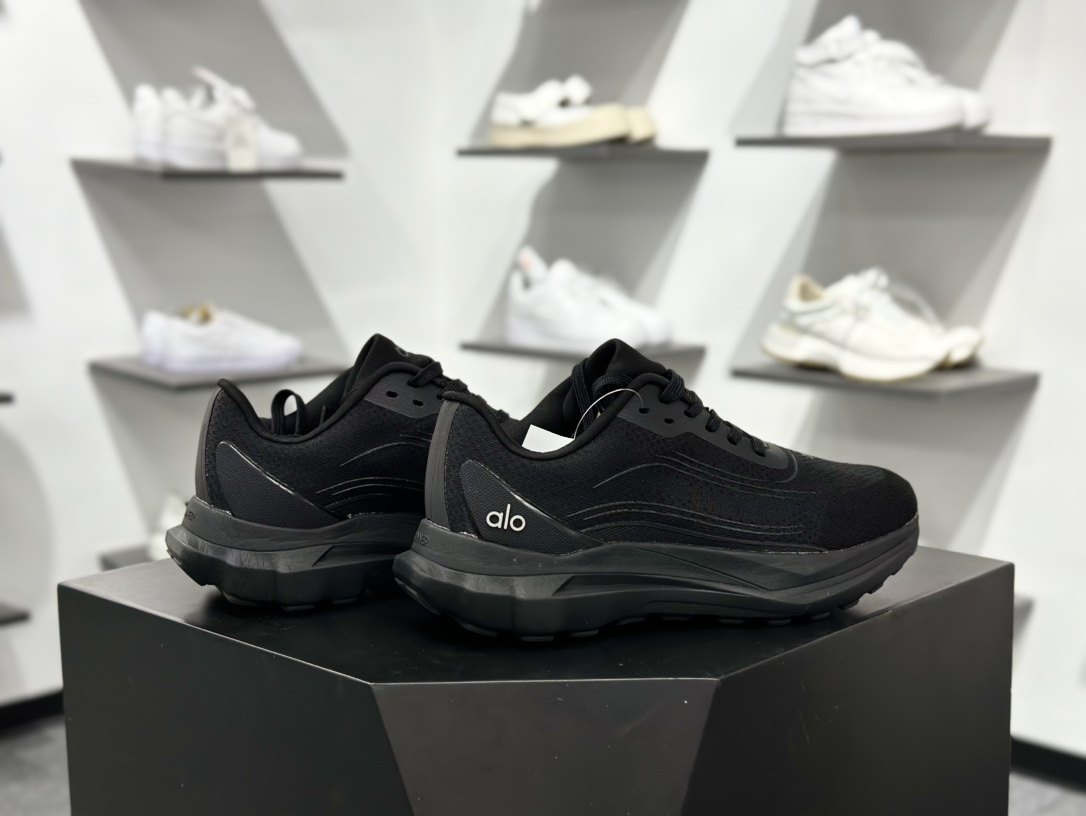 alo yoga Alo Runner 舒适百搭防滑透气 低帮跑步鞋 A0590UCC