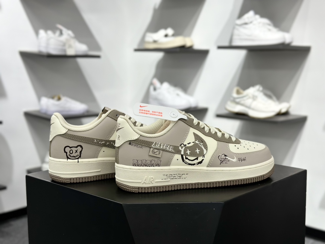 Air Force 1 '07 Low 笑脸熊印花  DB3301-881