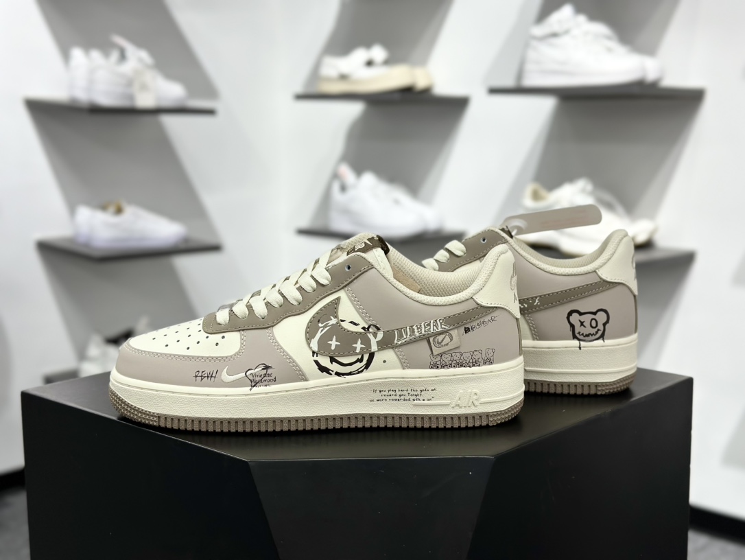 Air Force 1 '07 Low 笑脸熊印花  DB3301-881