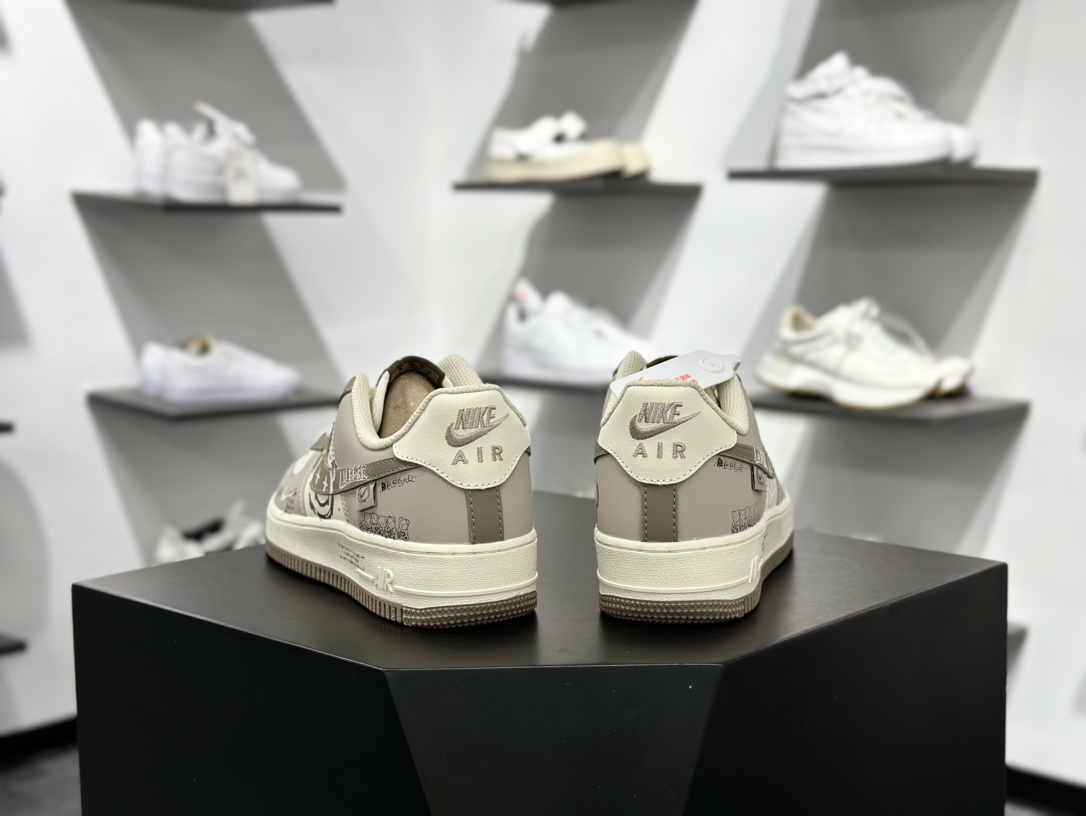 Air Force 1 '07 Low 笑脸熊印花  DB3301-881