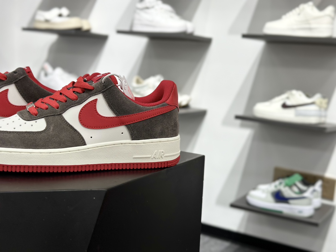 Air Force 1 '07 Low 褐红色 FQ8714-201 Air Force 1 '07 Low 褐红色 FQ8714-201