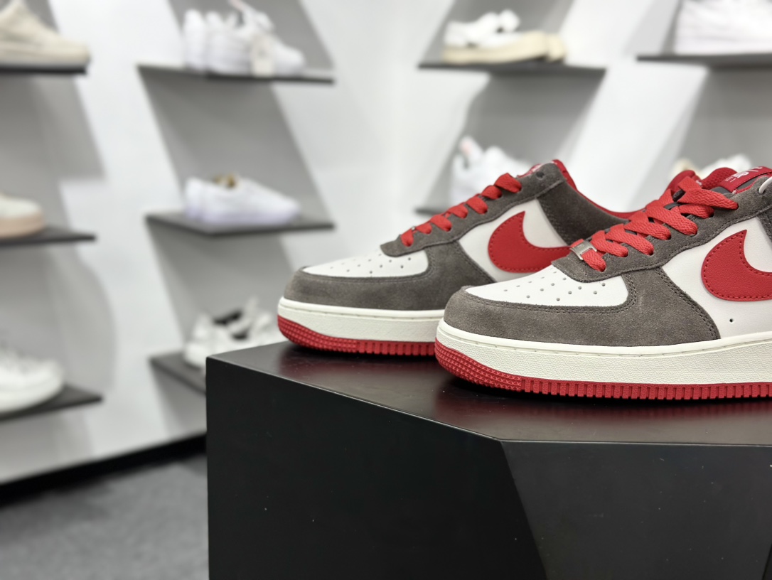 Air Force 1 '07 Low 褐红色 FQ8714-201 Air Force 1 '07 Low 褐红色 FQ8714-201