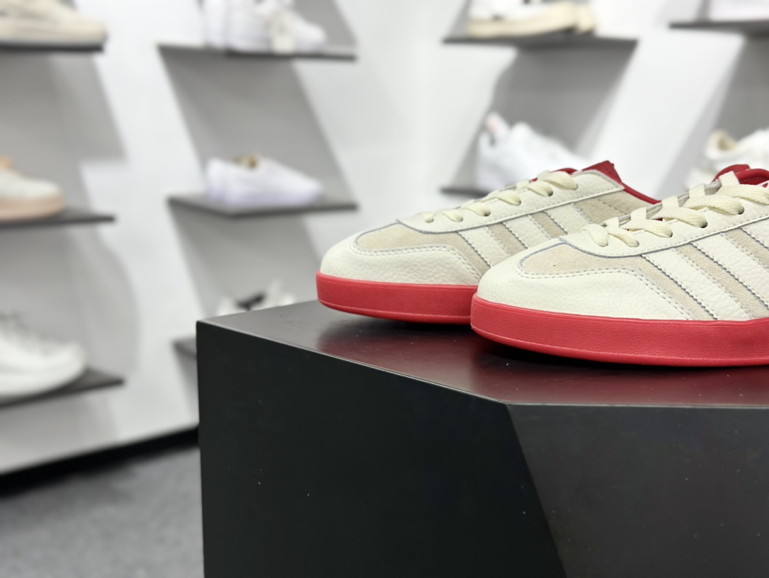 AD Originals Gazelle INdoor x superme 三叶草休闲防滑耐磨低帮板鞋 DD6610 AD Originals Gazelle INdoor x superme 三叶草休闲防滑耐磨低帮板鞋 DD6610