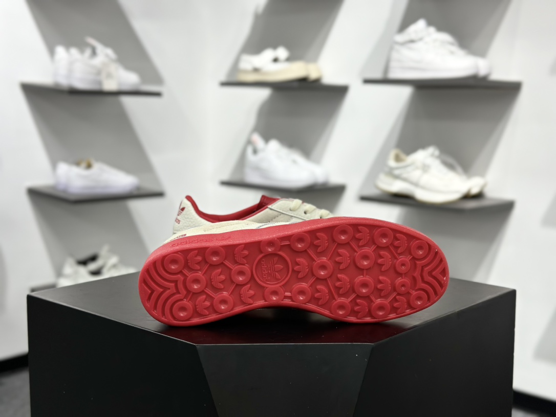 AD Originals Gazelle INdoor x superme 三叶草休闲防滑耐磨低帮板鞋 DD6610 AD Originals Gazelle INdoor x superme 三叶草休闲防滑耐磨低帮板鞋 DD6610