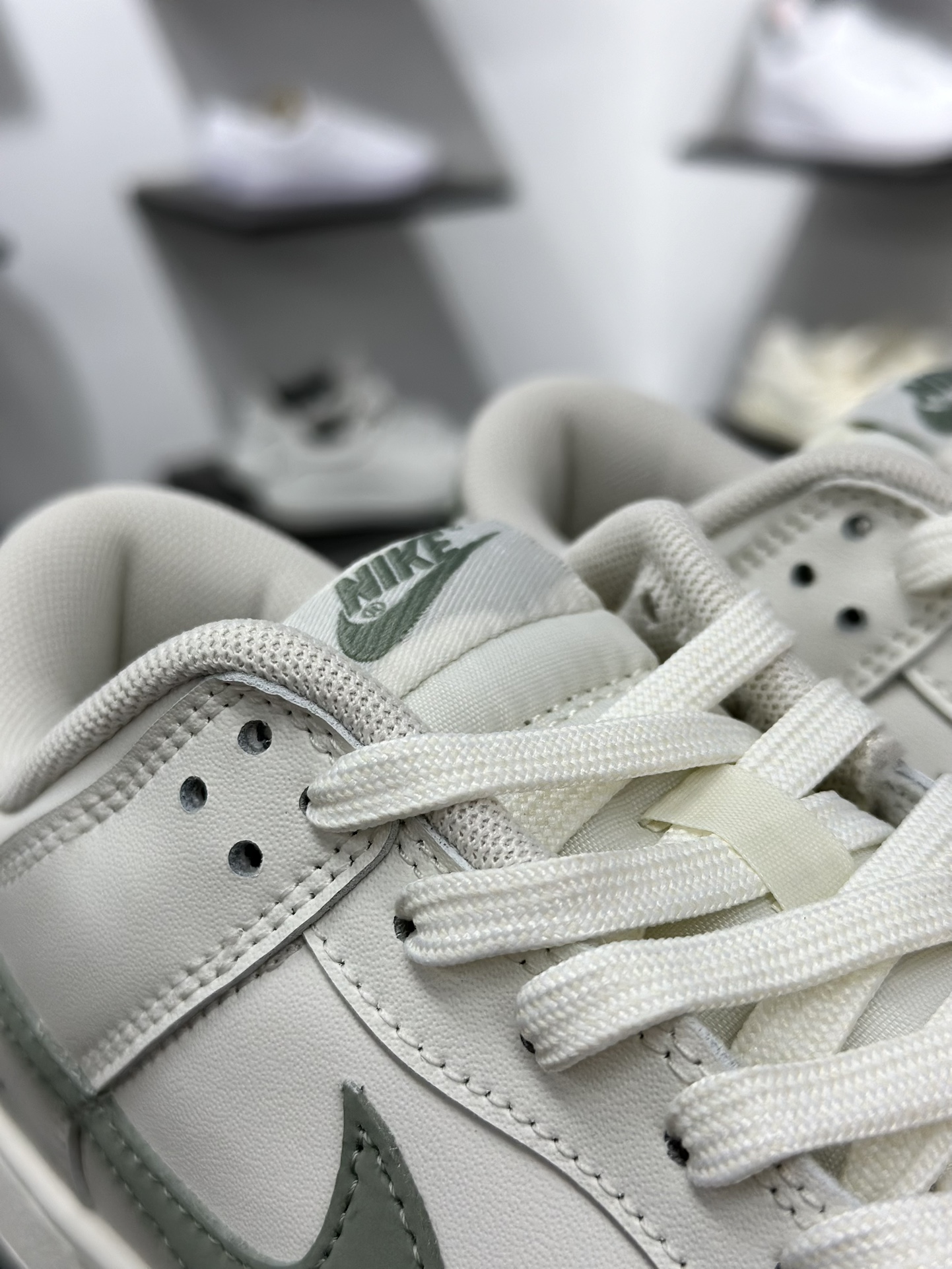 NK Dunk Low 心之希冀 WG0406-021 此款整体以杏仁白色为主色调